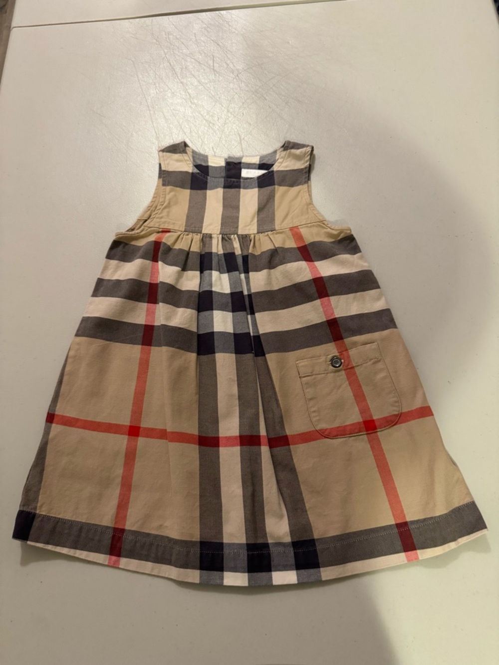 Burberry children’s dress size 3Years.